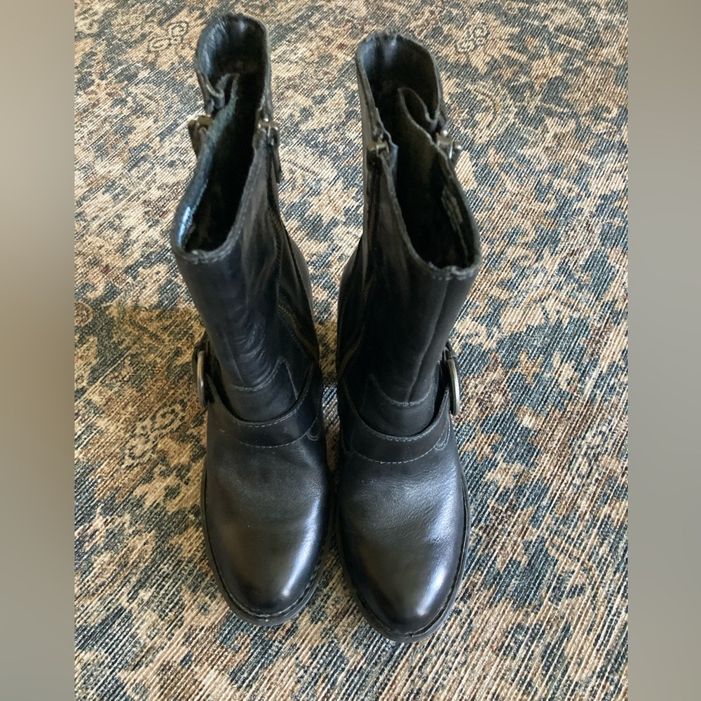 BORN boots - never worn! - Picture 6 of 10